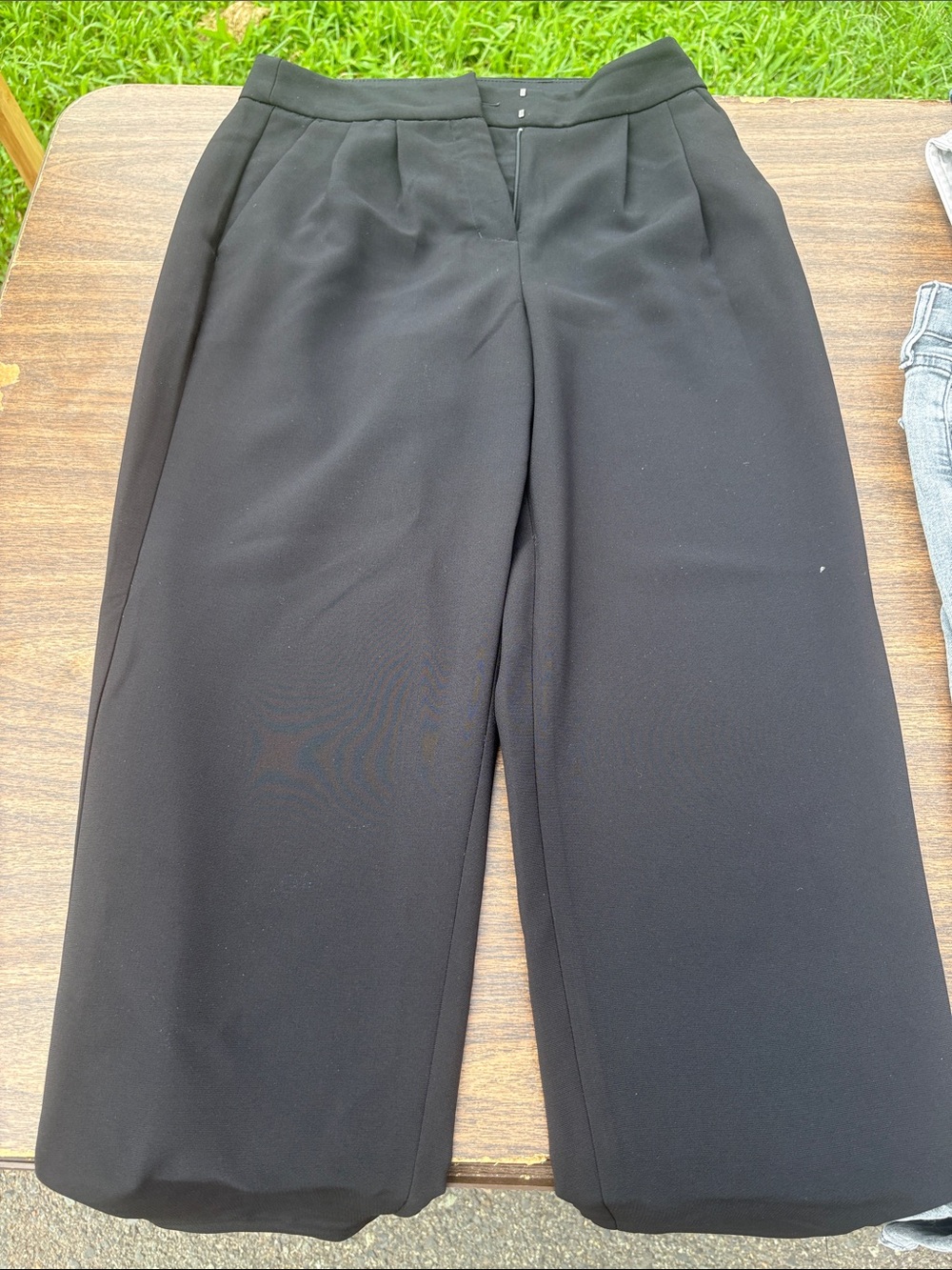 Express Black Wide-Leg Cropped Dress Pants for Women
